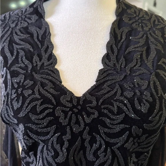Tadashi Vintage Black Velvet Beaded Mesh Sleeve V-Neck Party Evening Top M - Picture 12 of 12